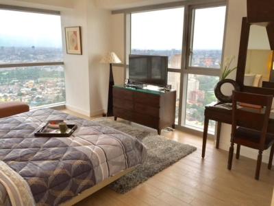 MASTERS BEDROOM WITH KING SIZE BED