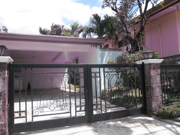 Gate
