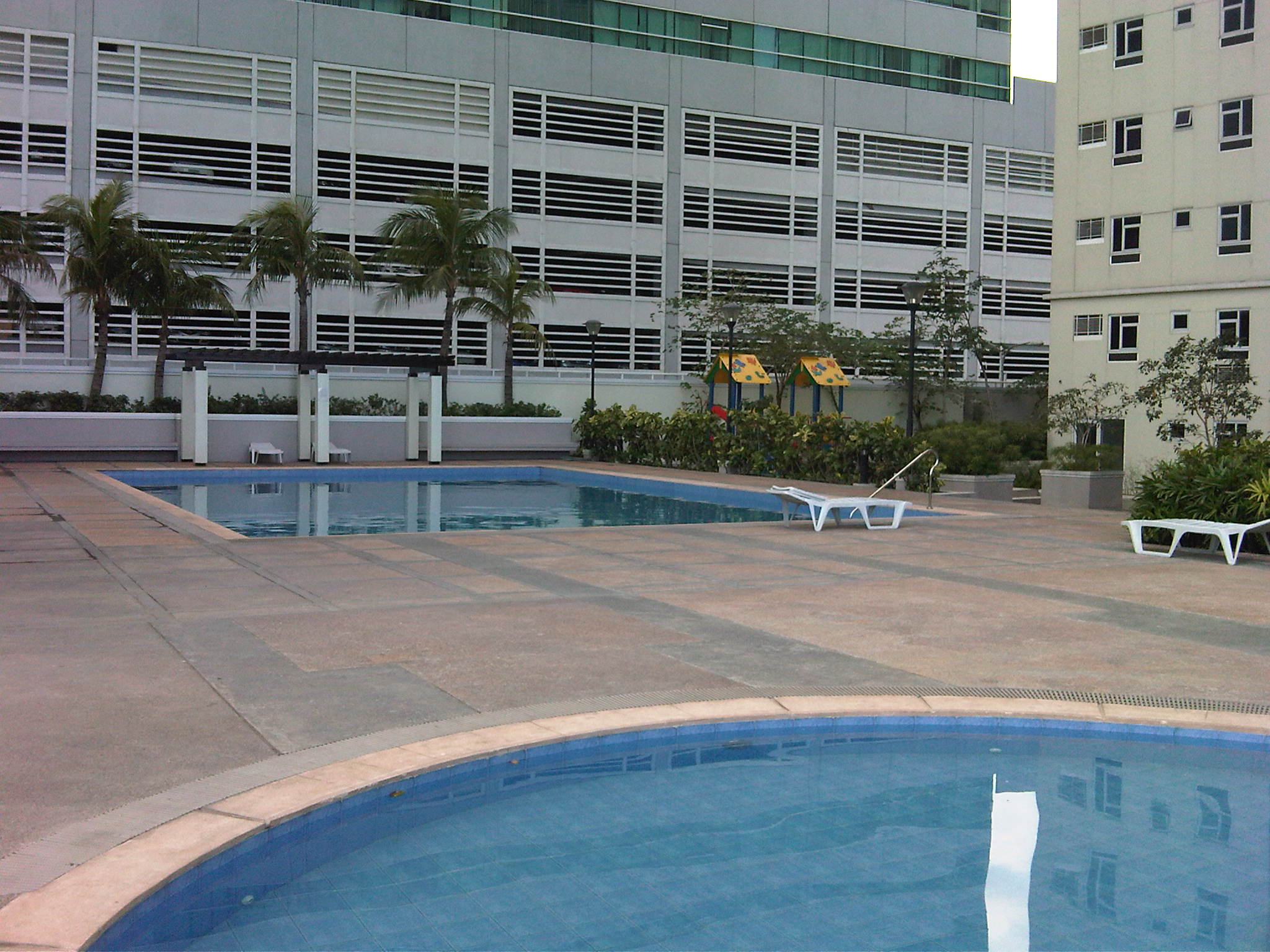 One Gateway Place Pool